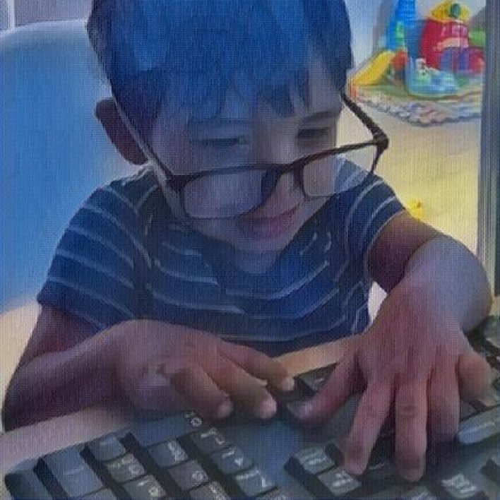  Ady and the laptop